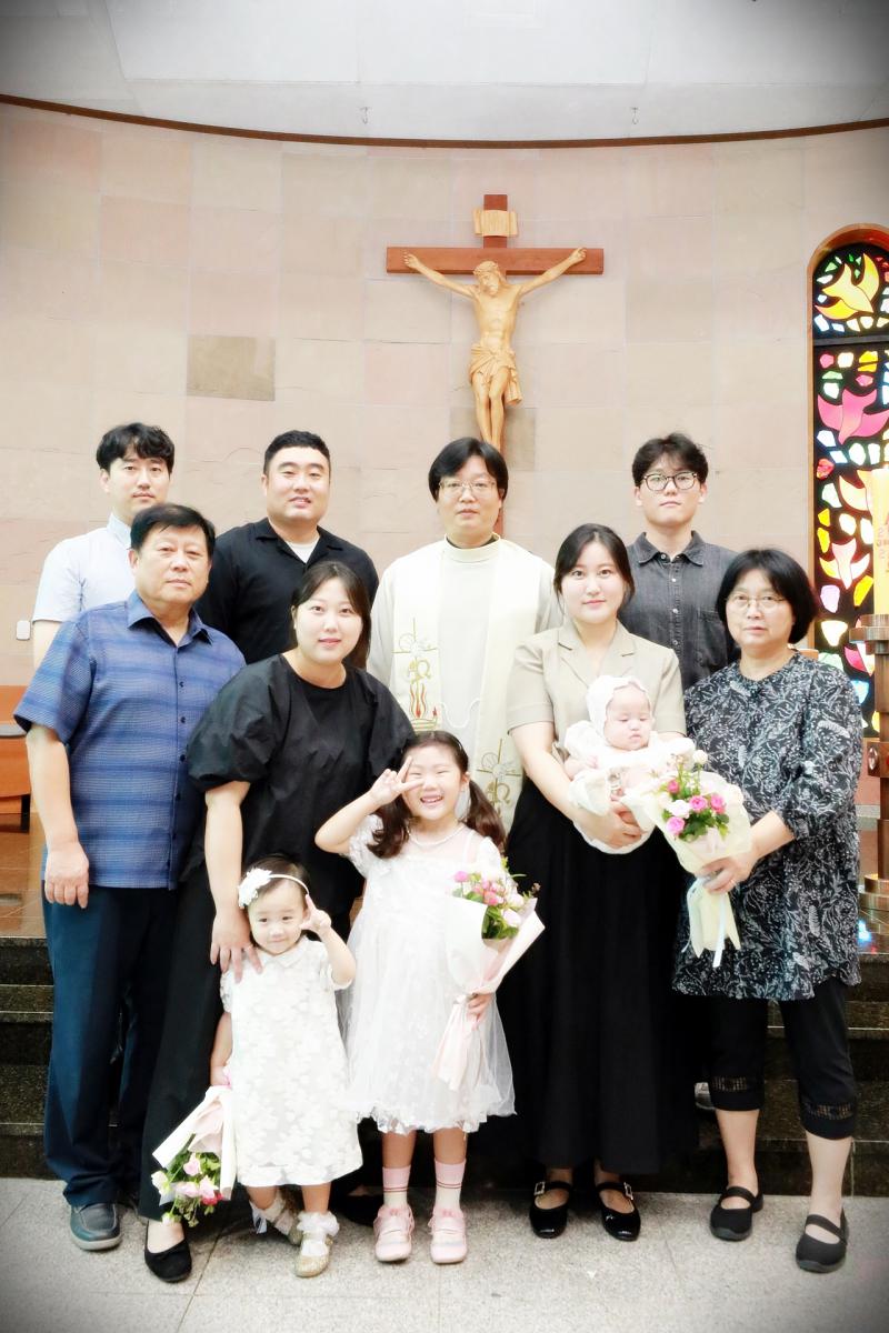 24유아세례-23.jpg