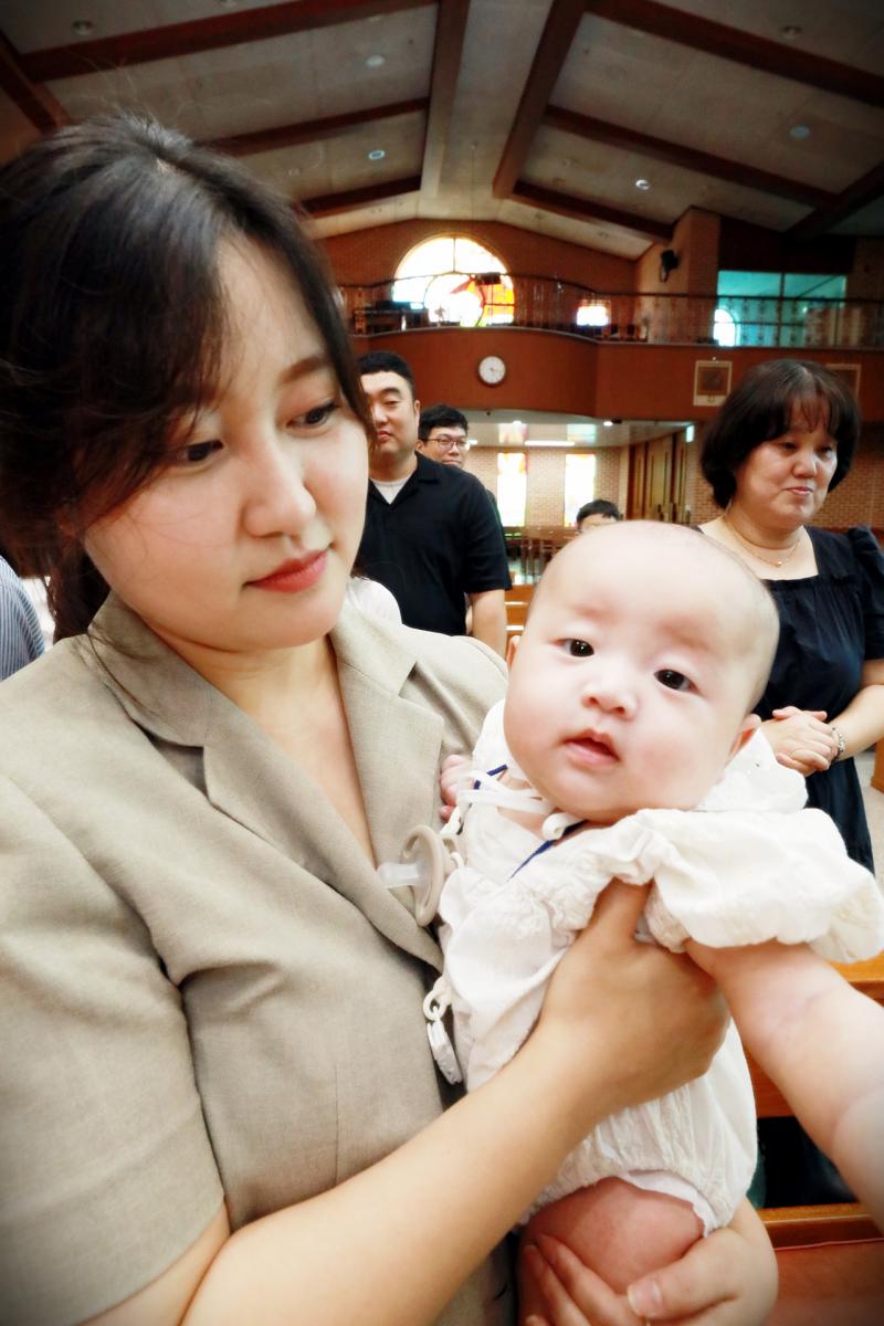 24유아세례-13.jpg